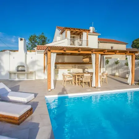 Beautiful San Biagio Star & San Biagio Heart Villa *